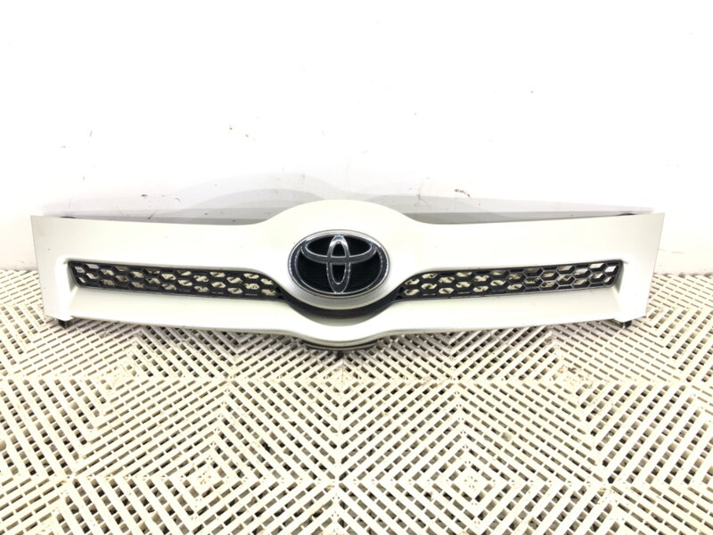 Maska chladiče grill Toyota Corolla Verso (ZER_, ZZE12_, R1_) 2004 - 2009 53117-0F010