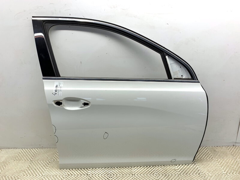 Dveře pravé přední Peugeot 308 II (LB_, LP_, LW_, LH_, L3_) 2013 - 2021