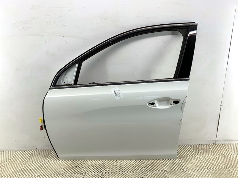 Dveře levé přední Peugeot 308 II (LB_, LP_, LW_, LH_, L3_) 2013 - 2021