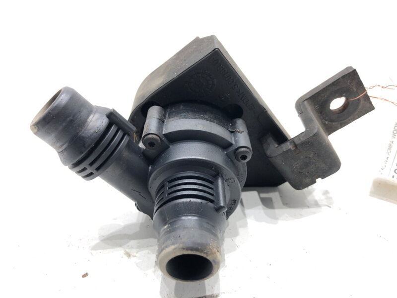 Přídavná vodní pumpa BMW 5 Touring (E61) 2004 - 2010