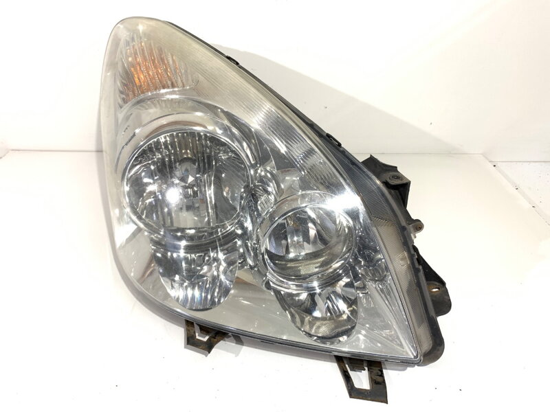 Světlo pravé přední Toyota Corolla Verso (ZER_, ZZE12_, R1_) 2004 - 2009