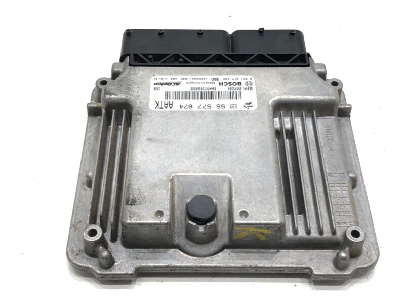 Řídicí jednotka motoru Opel Astra J (P10) 2009 - 2015 55577674 0281017452