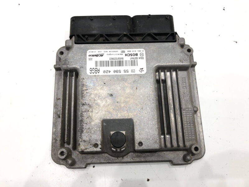 Řídicí jednotka motoru Opel Insignia A (G09) 2008 - 2017 55590420 0281019088