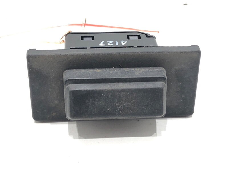 Klika víka kufru zadní Mazda 3 (BM, BN) 2013 - 2022