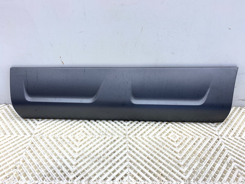 Lišta dveří levá zadní Audi Q7 (4LB) 2006 - 2016 4L0853969C