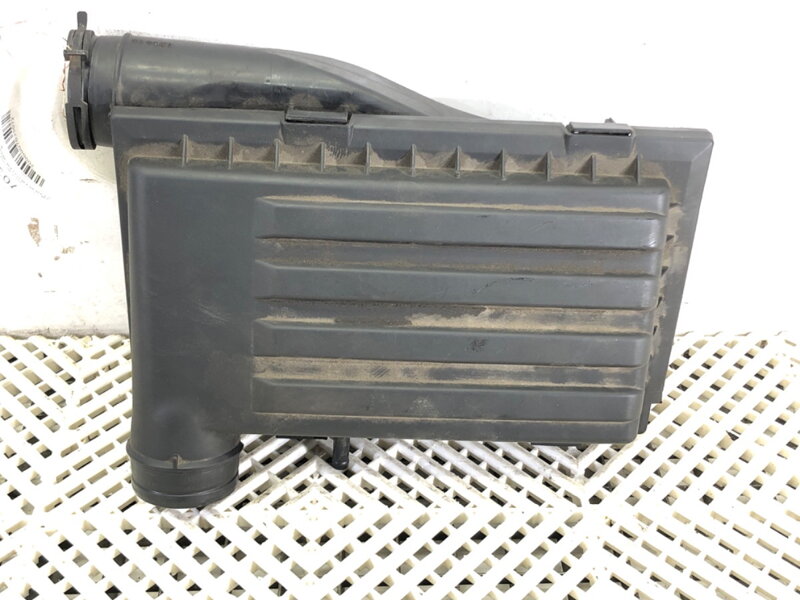 Kryt filtru vzduchu VW Golf VII (5G1, BQ1, BE1, BE2) 2012 - 2022 04E129611G