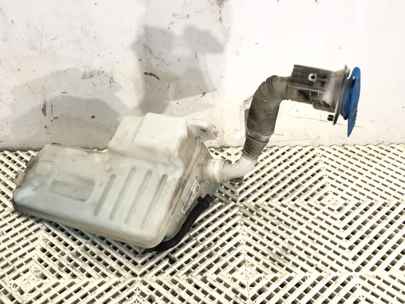 Nádobka ostřikovačů Skoda Octavia III Combi (5E5, 5E6) 2012 - 2022 5Q0955448AP