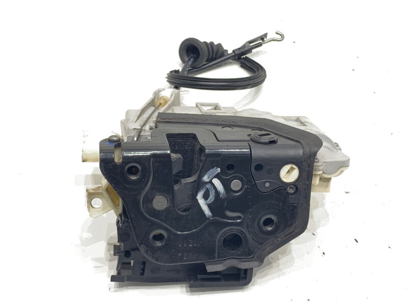 Zámek dveří pravý zadní VW Passat B7 Variant (365) 2010 - 2015 3C4839016A