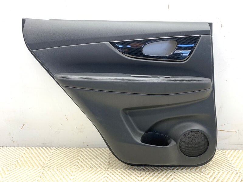 Tapecírung dveří levý zadní Nissan X-trail III (T32_, T32R, T32RR) 2013 - 2022