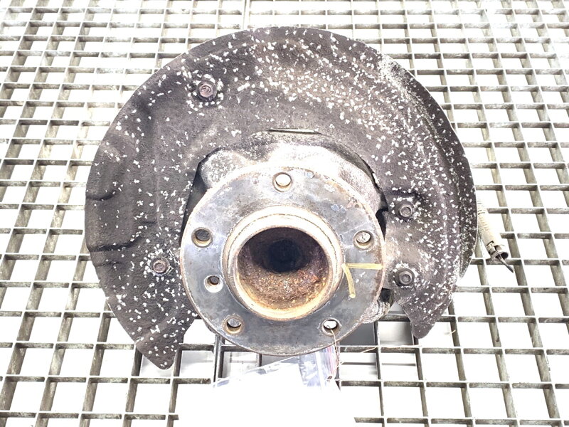 Otoč levá přední BMW 3 Touring (E91) 2004 - 2012