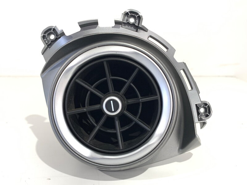 Mřížka ventilace pravá přední Hyundai Kona (OS, OSE, OSI) 2017 - 2022 97490-J9AA0