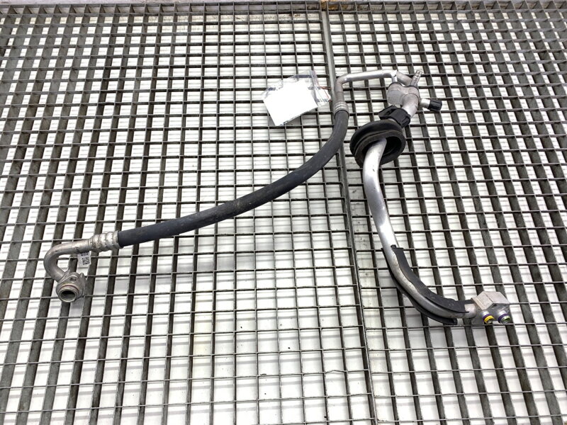 Hadice klimatizace Audi A4 B8 (8K2) 2007 - 2015 8T0260707C