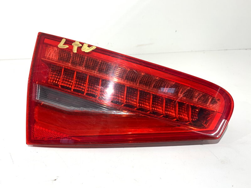 Světlo zadní levé vnitřní Audi A4 B8 (8K2) 2007 - 2015 01091701