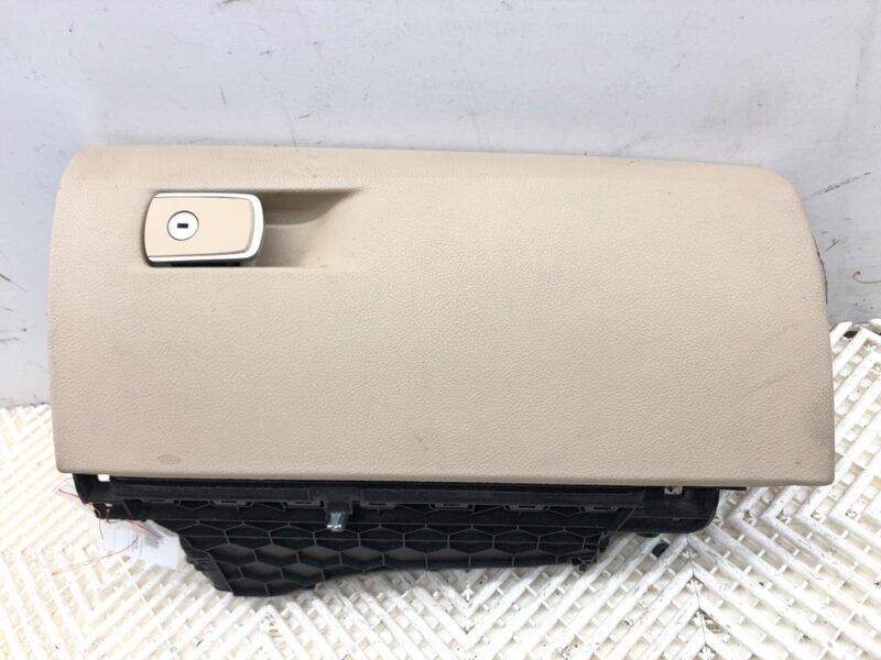 Odkládací schránka spolujezdce BMW 3 (F30, F80) 2011 - 2018