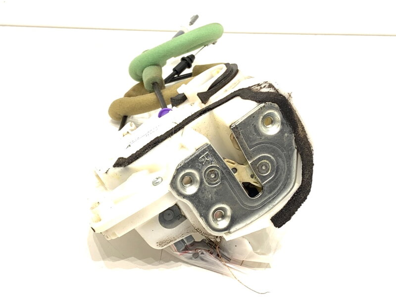 Zámek dveří pravý zadní Mazda 3 (BM, BN) 2013 - 2022