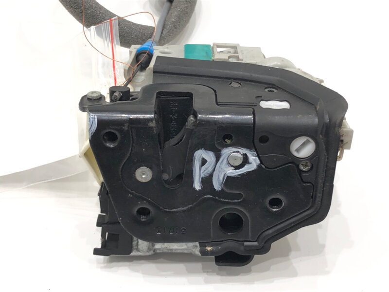 Zámek dveří pravý přední Audi TT (FV3, FVP) 2014 - 2022 8X1837016C