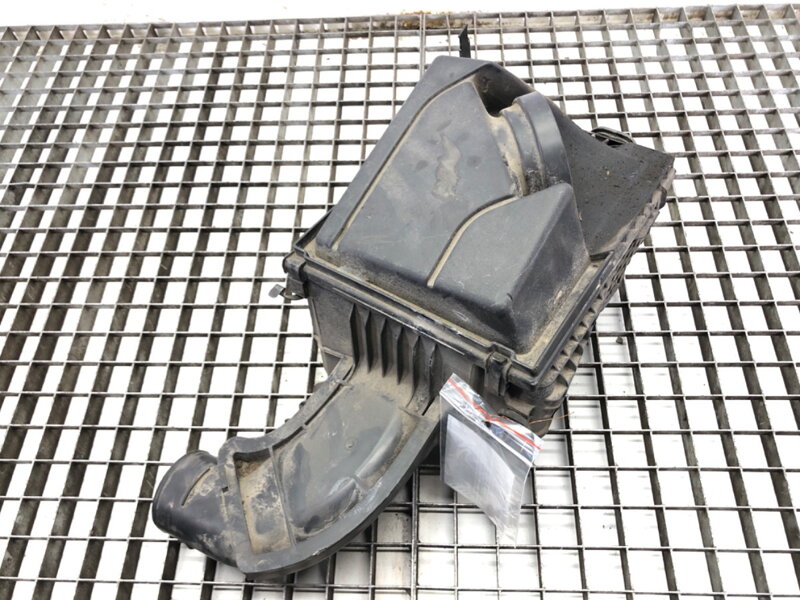 Kryt filtru vzduchu Renault Laguna III Grandtour (KT0/1) 2007 - 2015 8200545336