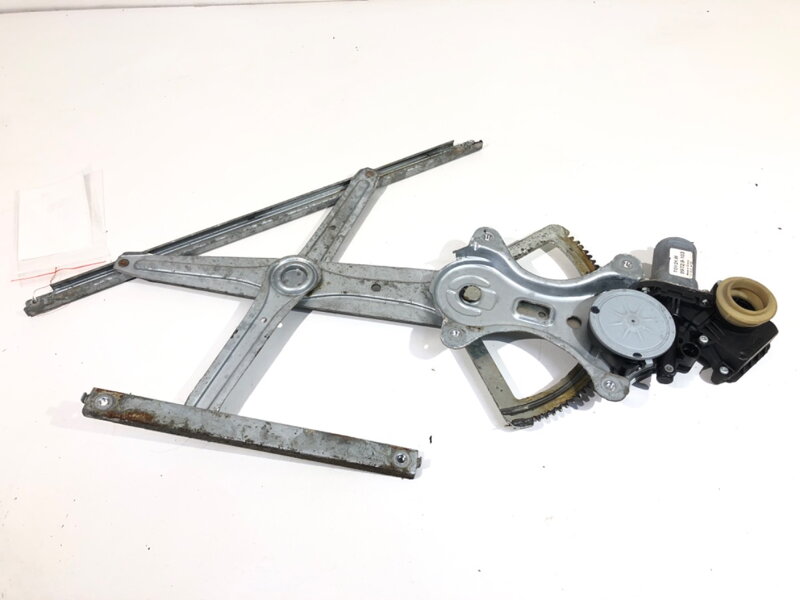 Stahovačka okna levá přední Toyota Corolla Verso (ZER_, ZZE12_, R1_) 2004 - 2009 69820-0F010