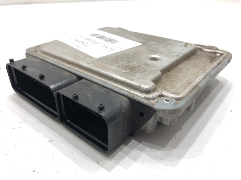 Řídicí jednotka motoru VW Passat B6 Variant (3C5) 2005 - 2011 83G906021AB