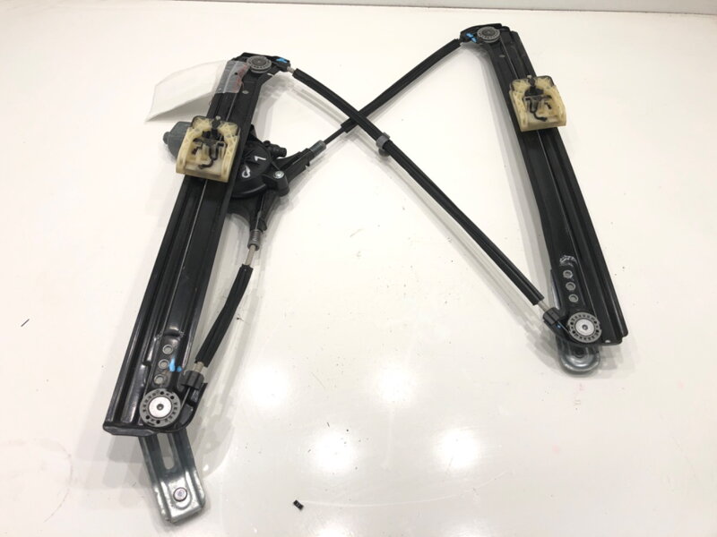 Stahovačka okna levá přední Skoda Karoq (NU7, ND7) 2017 - 2022