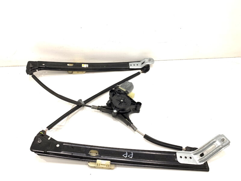 Stahovačka okna pravá přední Skoda Karoq (NU7, ND7) 2017 - 2022