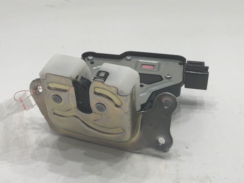 Zámek víka kufru zadní Suzuki S-cross 2022 - 2022