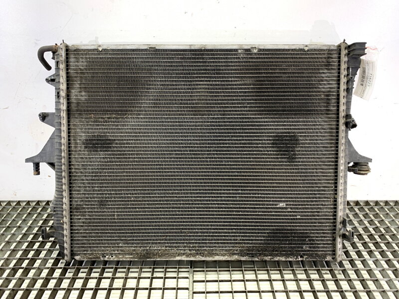 Chladič vody Audi Q7 (4LB) 2006 - 2016 7L0121253A