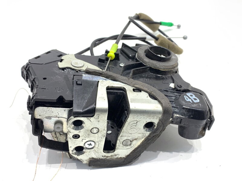 Zámek dveří pravý přední Toyota Avensis Kombi (_T27_) 2009 - 2018