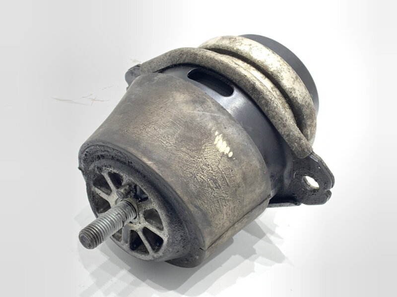 Polštář motoru pravý Audi Q7 (4LB) 2006 - 2016 7L8199131B