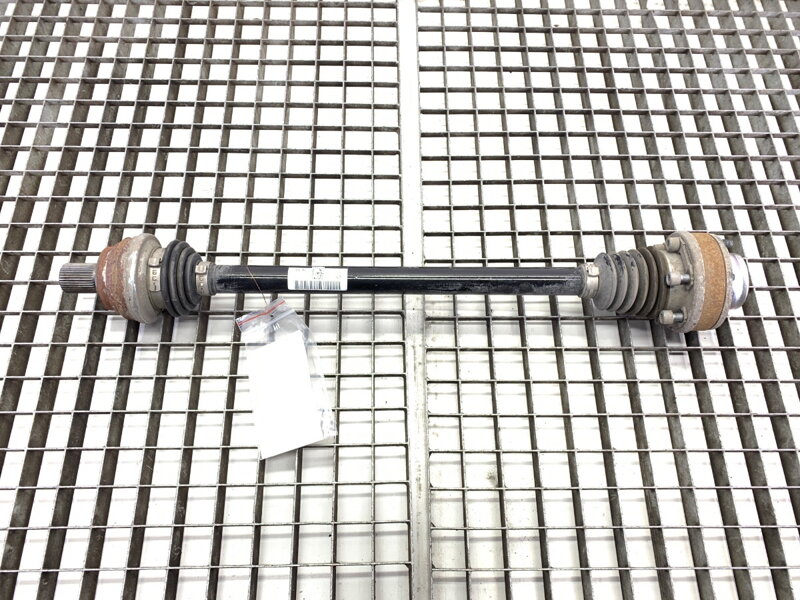 Poloosa levá zadní Skoda Superb IV 2023 - 3Q0501203B