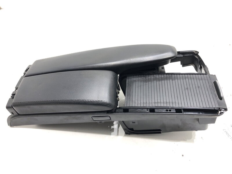 Loketní opěrka Mercedes-benz Class E (W212) 2009 - 2016 A2046800639