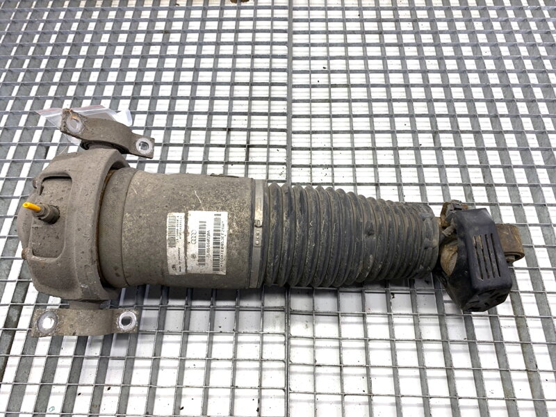 Tlumič pravý zadní Audi Q7 (4LB) 2006 - 2016 7L8616020A