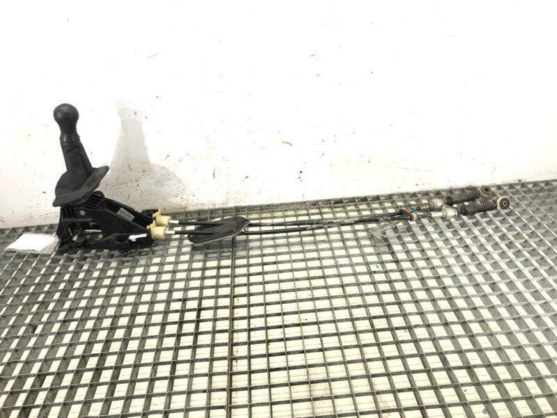 Řadicí páka volič převodovky Toyota Yaris (_P13_) 2010 - 2022 33530-0D040-B