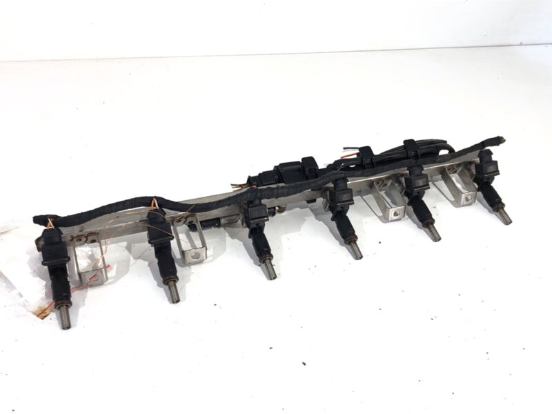 Vstřikovací rampa BMW 5 Touring (E61) 2004 - 2010 7531634