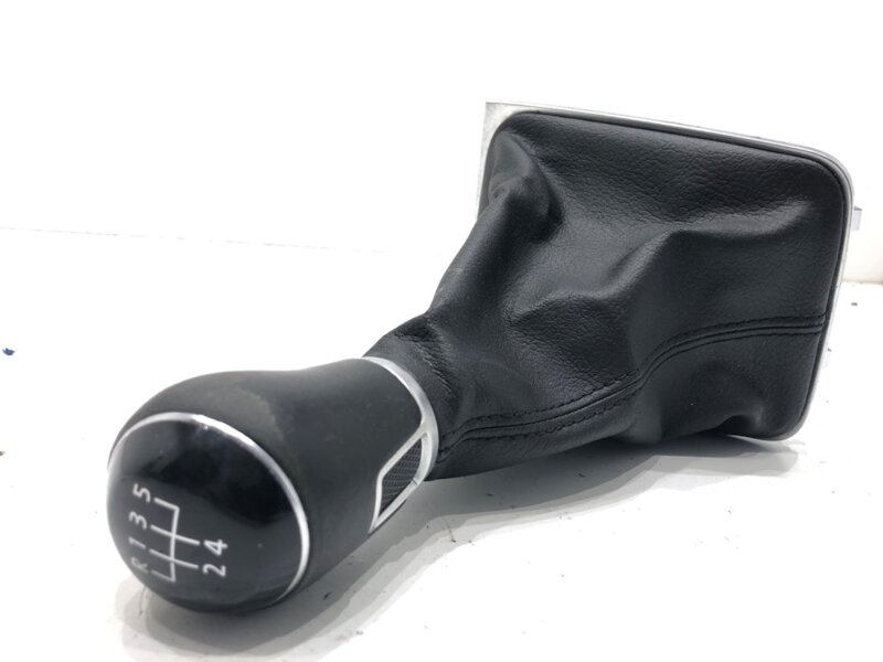 Manžeta hlavice / knoflík převodů VW Golf VII (5G1, BQ1, BE1, BE2) 2012 - 2022 5G1711113B