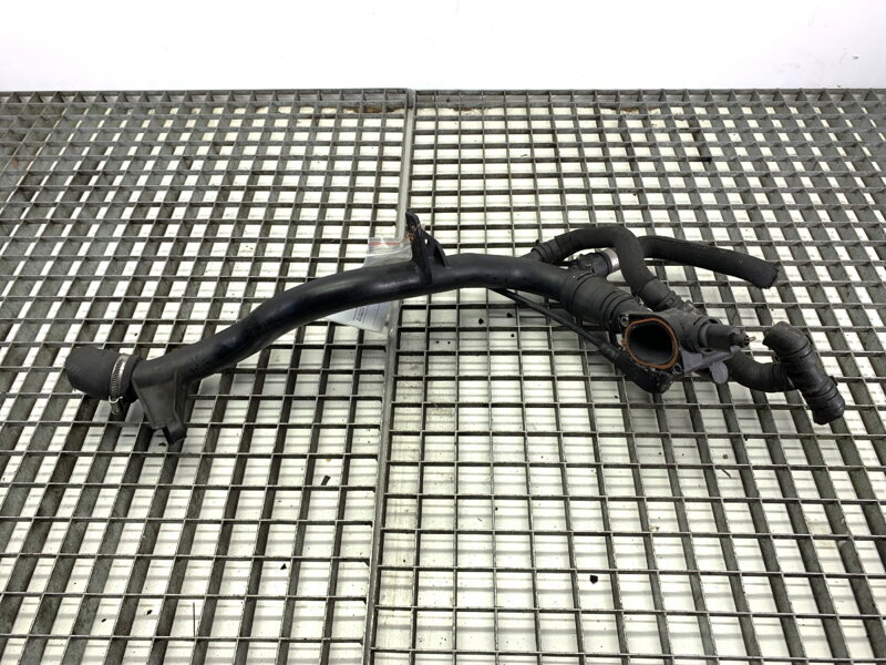 Hlavní potrubí vody Audi A4 B8 (8K2) 2007 - 2015 03L121071