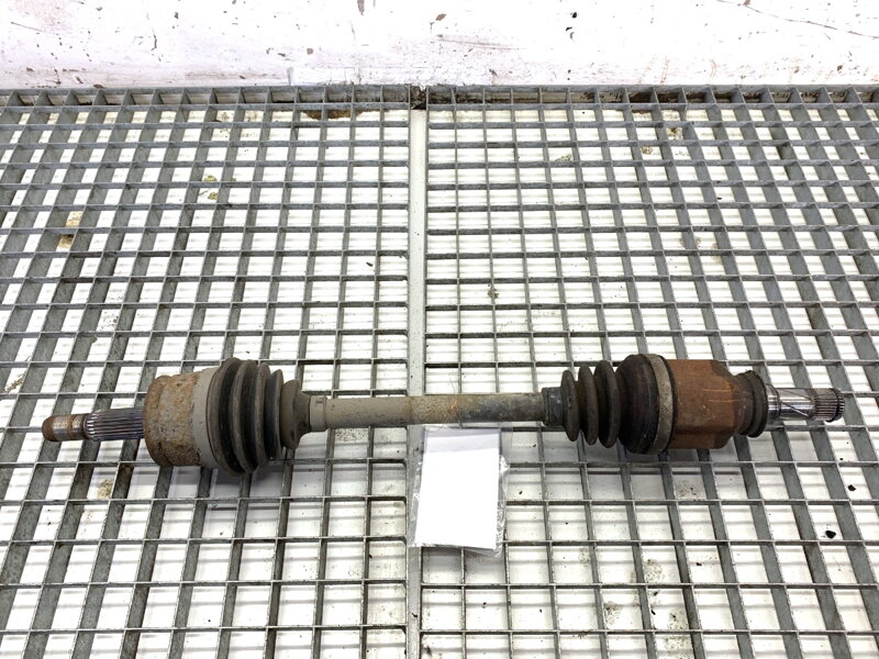 Poloosa levá přední Mitsubishi Colt VI (Z3_A, Z2_A) 2002 - 2012