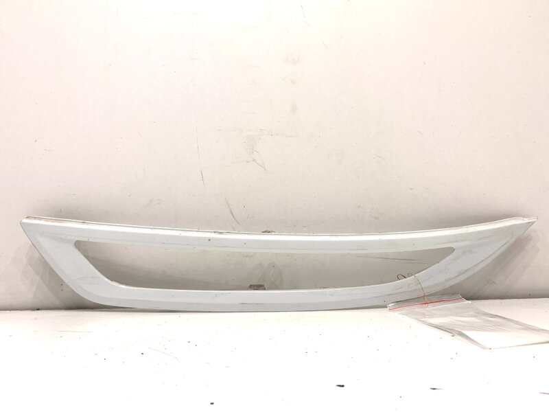 Rámeček světla DRL (DENNÍ SVÍCENÍ) levý Ford Kuga I 2008 - 2012 BV41-15A282-AAW