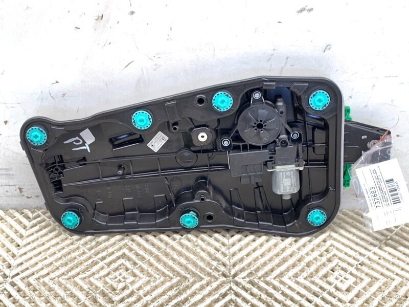 Stahovačka okna pravá zadní Skoda Octavia IV Combi (NX5) 2019 - 2022 5E3839656A 5Q0959408D