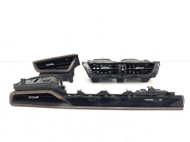 Mřížka ventilace přední sada Toyota Corolla Kombi (_E21_) 2019 - 2022