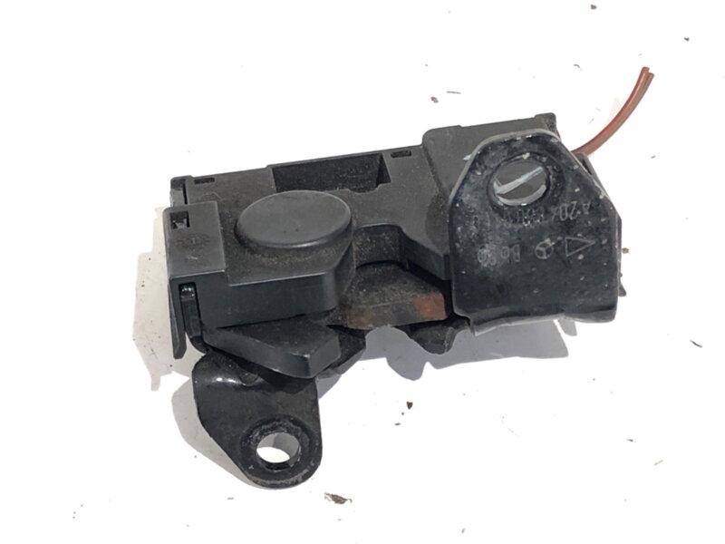 Zámek kapoty levý Mercedes-benz Class C T-model (S204) 2007 - 2014 2048707910
