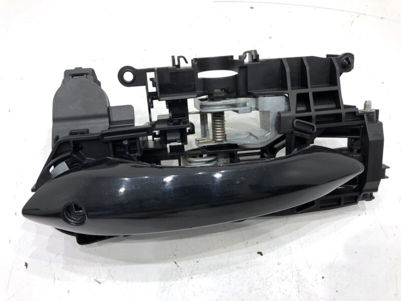 Klika vnější levá přední BMW 5 Touring (F11) 2009 - 2017