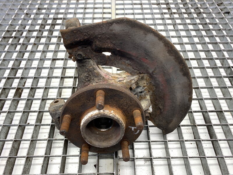 Otoč pravá přední Mazda 3 (BK) 2003 - 2009