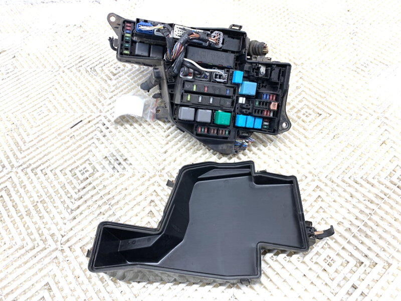 Pojistková skříňka Lexus GS (_S19_) 2005 - 2012