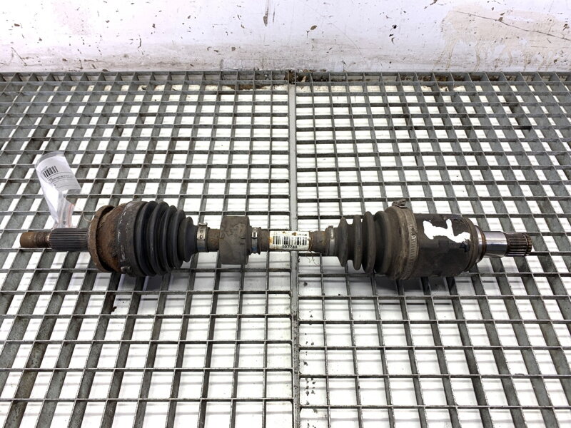 Poloosa levá přední Toyota Avensis Kombi (_T27_) 2009 - 2018