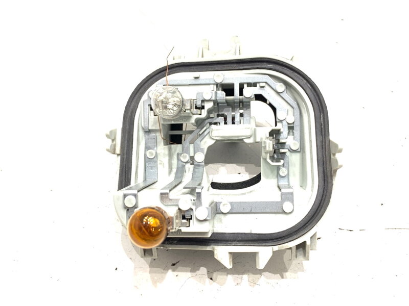 Vložka světla levá zadní Skoda Karoq (NU7, ND7) 2017 - 2022 57A945231