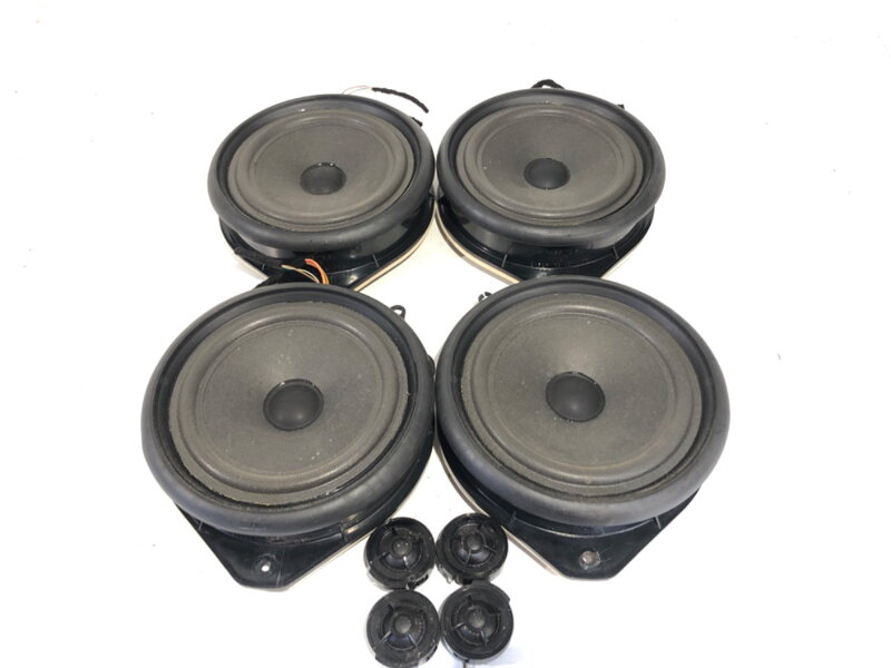 Reproduktory sada Seat Exeo (3R2) 2008 - 2013 8E0035411