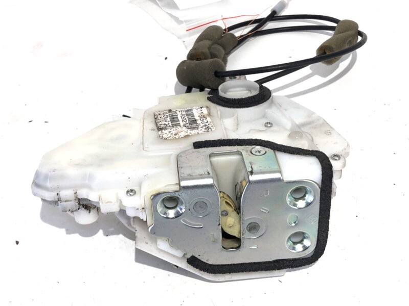 Zámek dveří pravý přední Honda Civic Viii Hatchback (FN, FK) 2005 - 2022 72111-SMG-G1