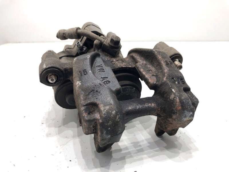 Brzdový třmen pravý zadní VW Passat B8 Variant (3G5, CB5) 2014 - 2022