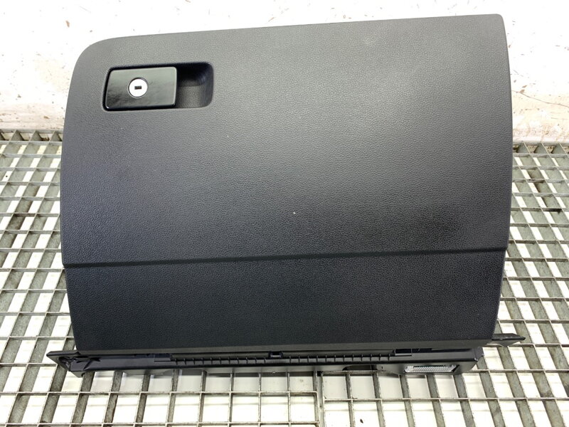 Odkládací schránka spolujezdce VW Passat B8 Variant (3G5, CB5) 2014 - 2022 3G1857097T